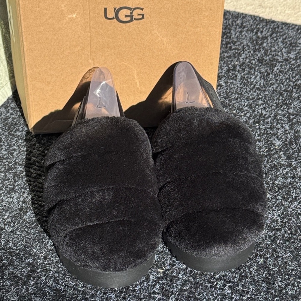 UGG Super Fluff Slipper